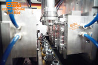 W pełni automatyczna maszyna do wydmuchiwania butelek PET z 4 wnękami Plastikowy sok z rozciągliwej wody CSD Napój