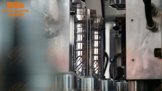 W pełni automatyczna maszyna do formowania butelek dla zwierząt domowych 50KW 28 Mm