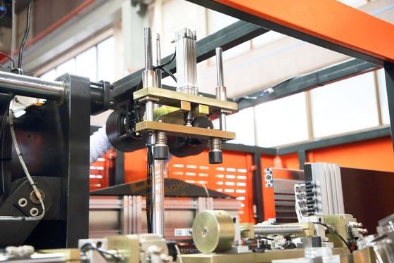 Automatyczna maszyna do rozdmuchiwania butelek z wodą 1500BPH 5 litrów Eceng Q5L2 48kW