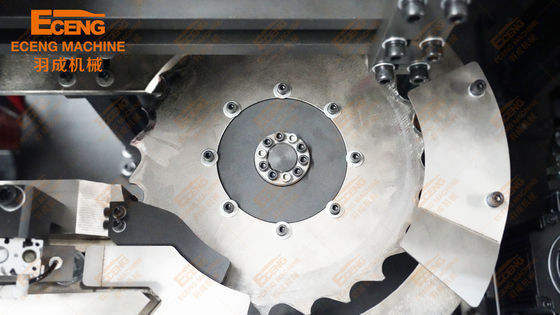 6000BPH Butelka z wodą Eceng Blowing Machine 4 wnęki z 2L Max. Tom