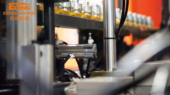 YCQ 2L-2 Maszyna do dmuchania butelki z wodą mineralną PET z 2 jamami 2000BPH dla bezpieczeństwa