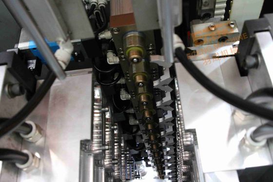 12 Otworów Stretch Blow Moulding Machine W pełni automatyczny 26000 BPH
