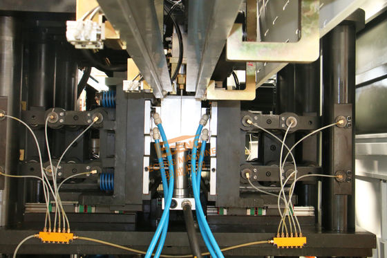 8 wnęk Automatyczna maszyna do rozdmuchiwania 600 ml Butelka do butelek