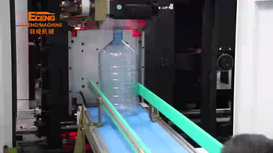 Maszyna do formowania z rozdmuchiwaniem o pojemności od 3 do 5 galonów Produkcja plastikowych pojemników 400 BPH