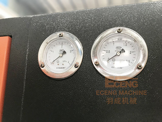 Półautomatyczna maszyna do wydmuchiwania butelek z serii Eceng YC do butelek PET 200 ml-2L